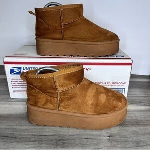 Mudd Platform Low Boots Faux Fur Womens 6.5 Brown Cute Comfy Warm